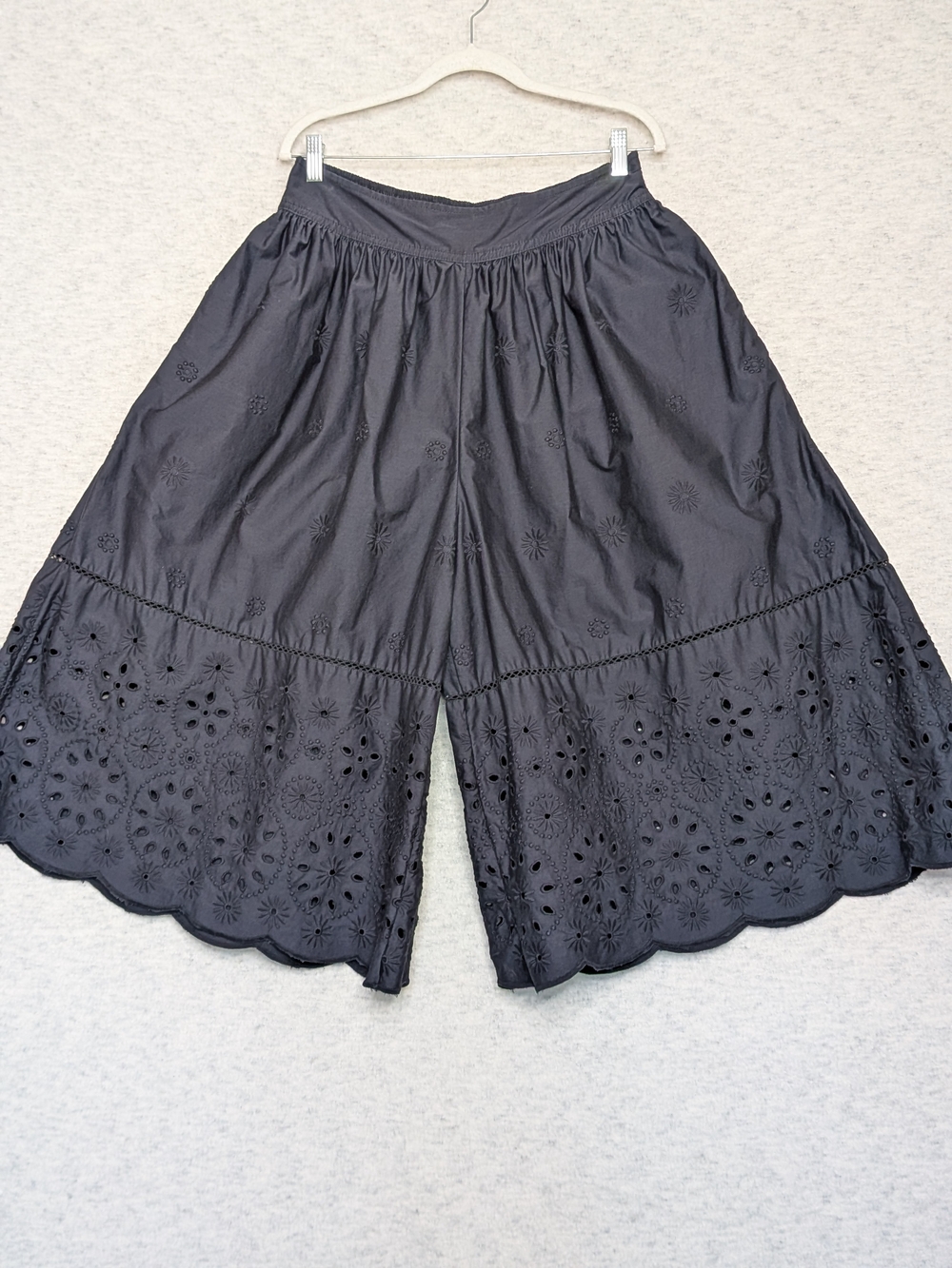 Maeve By Anthro Embroidered Skirty Culottes Eyelet Wide-Leg Dark Navy Sz M - Picture 3 of 14